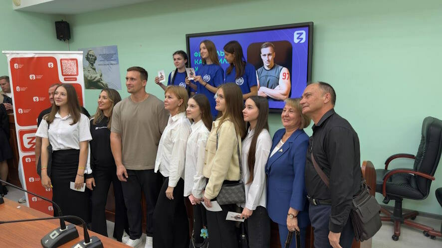 Урок победителя: саратовская молодежь узнала секреты успеха от учителя-«Титана»