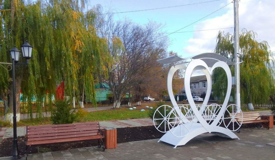 В селе Перелюб открылась обновлённая центральная площадь — итоги третьего этапа благоустройства