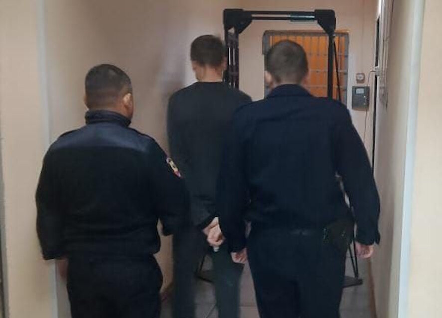 Сиганул в окно босиком. Валерий Горелых о подробностях задержания осужденного за изнасилование школьницы