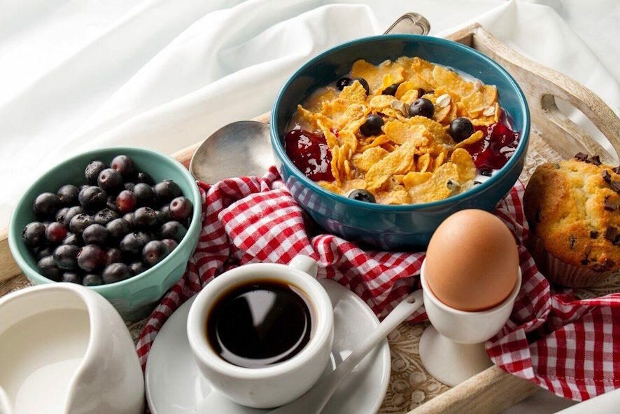 Почему не стоит исключать утренний прием пищи?