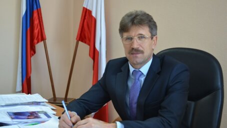 «Моя хата с краю»: экс-главу Алгайского района обвиняют в вольном обращении с бюджетом и кумовстве