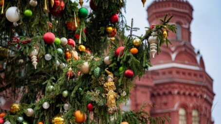 Москва чудесная: как столица превращается в рождественскую шкатулку, где прошлое встречается с настоящим