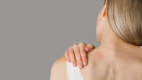 Ношение сумки на одном плече может привести к частым головокружениям и искривлению осанки