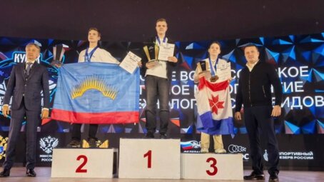 Восьмиклассник из Саратова выиграл Кубок России по программированию роботов в Москве