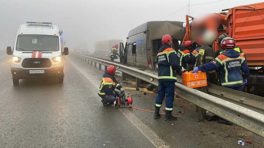 В Саратовской области на автоподъезде к Саратову произошло столкновение шести автомобилей