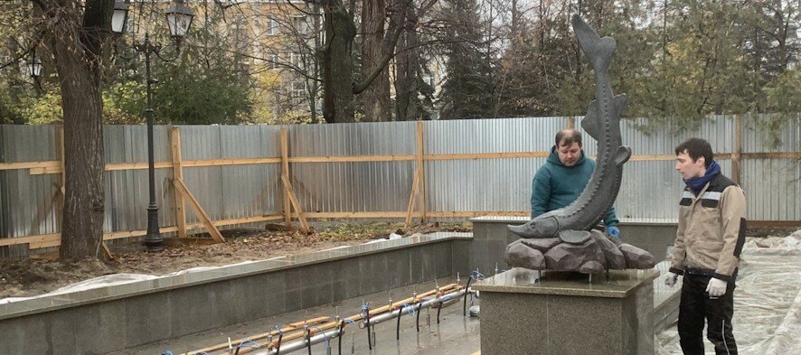 В саду «Липки» завершается реконструкция фонтана с символом Саратова