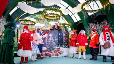 «Волшебная шкатулка»: звёздные актёры проведут детские праздники на фестивале «Путешествие в Рождество»