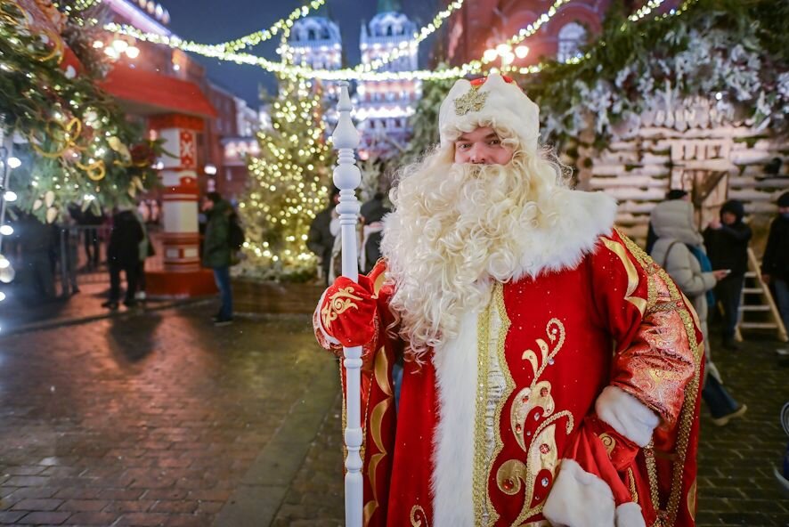 Парад МИРовых Дедов Морозов пройдет в рамках фестиваля «Путешествия в Рождество»