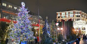 Гоша Рубчинский, Дом Моды Slava Zaitsev и Егор Крид: дизайнерские ели засияли сказочными украшениями