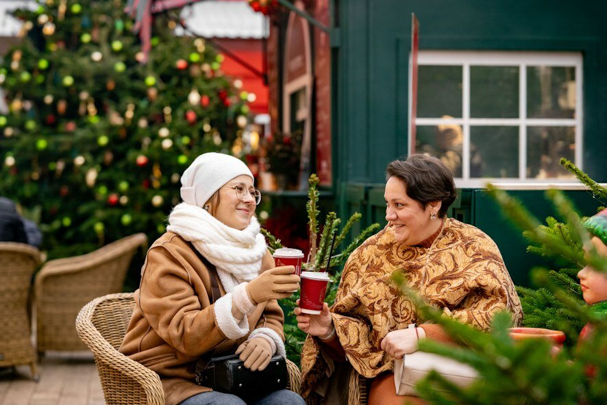 Какао с карамельным попкорном и блин с бужениной: меню на любой вкус на площадках фестиваля «Путешествие в Рождество»