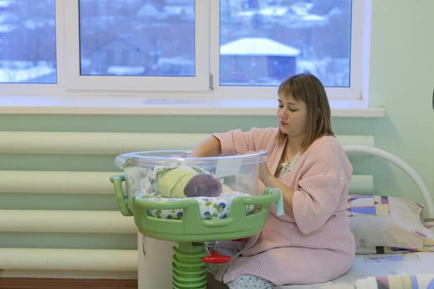 В Саратовской области ещё больше мам смогут получать ежемесячное пособие при рождении второго ребенка