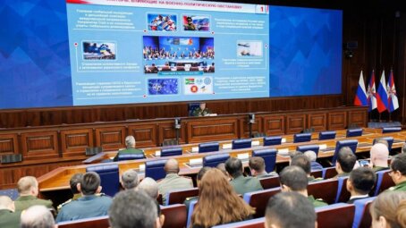 Начальник Генштаба РФ Валерий Герасимов представил военным атташе ключевые итоги 2025 года и обозначил угрозы безопасности