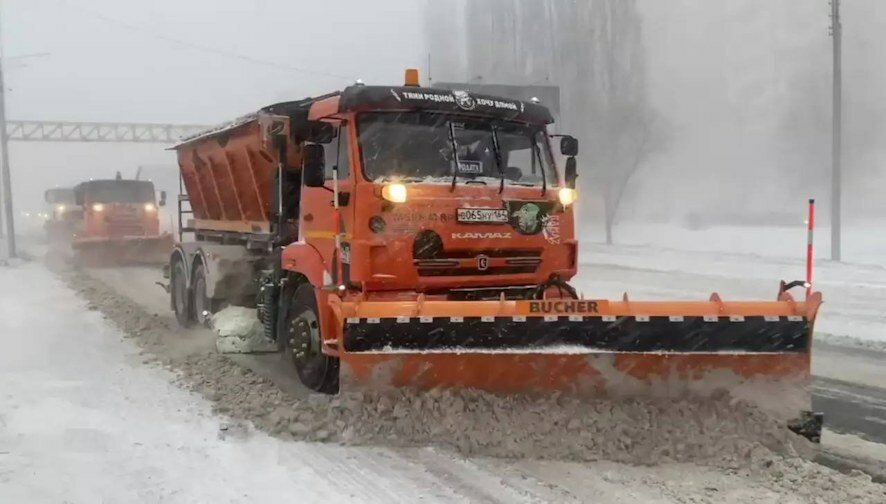 В Саратовской области снег, усиление ветра, метель, значительные снежные заносы на дорогах, ухудшение видимости