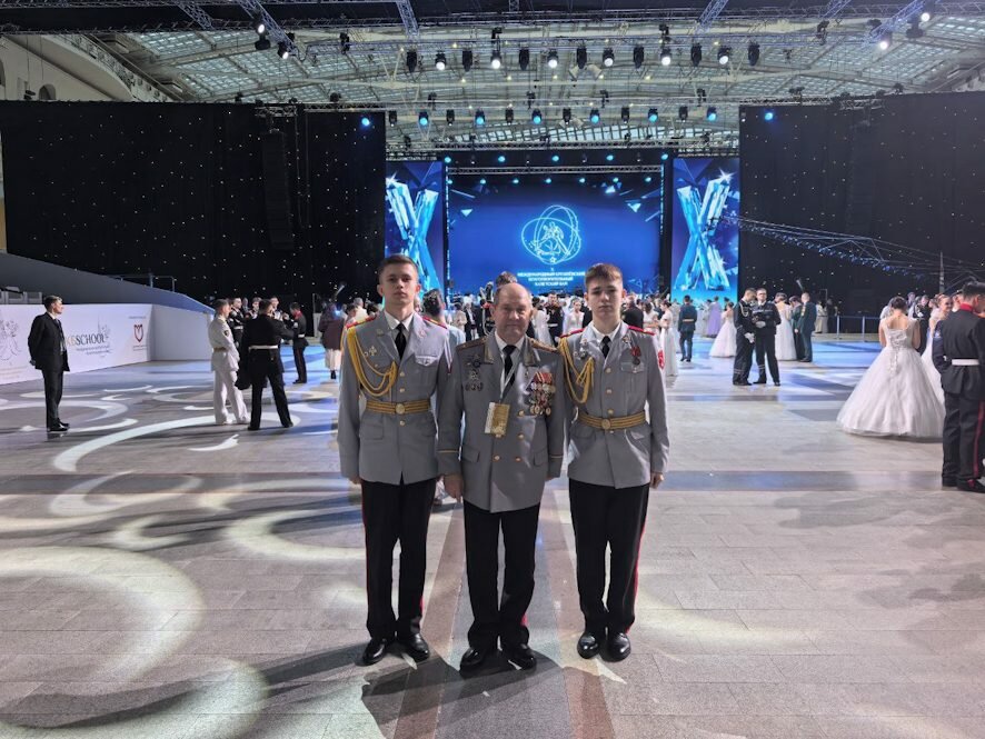 Саратовские кадеты приняли участие в юбилейном Кремлёвском бале в Москве
