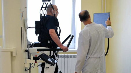 Сопровождающим ветеранов СВО на санаторно-курортное лечение и реабилитацию оплатят проезд, проживание и питание