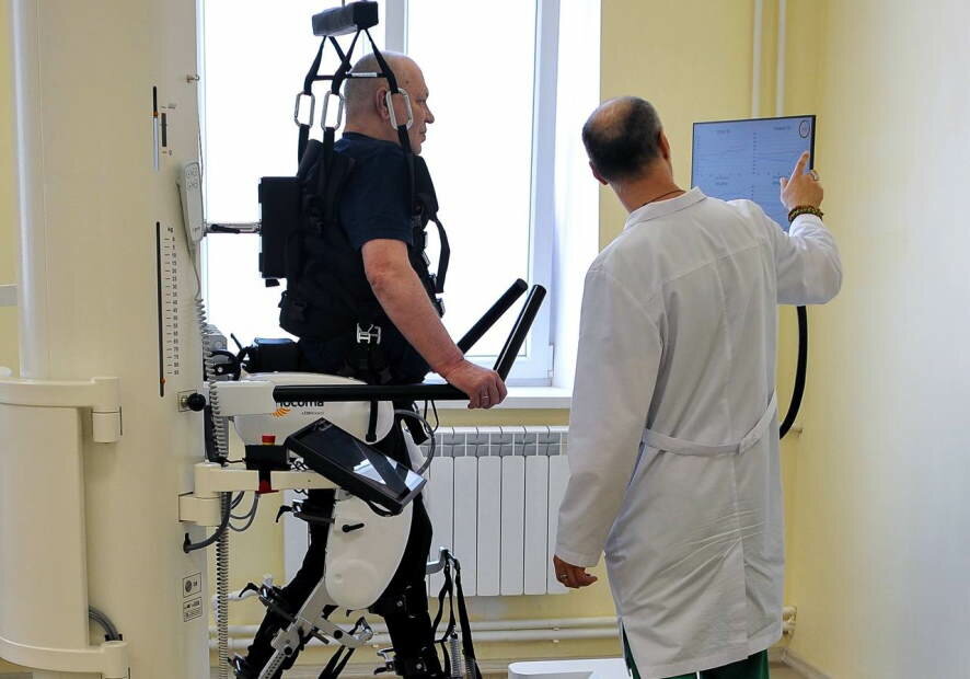 Сопровождающим ветеранов СВО на санаторно-курортное лечение и реабилитацию оплатят проезд, проживание и питание