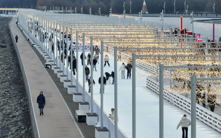 Санки, лыжи и коньки: где искать зимние развлечения в Москве