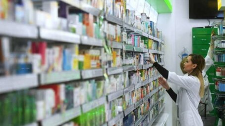Особый порядок продажи зарубежных лекарств продлен до конца 2027 года
