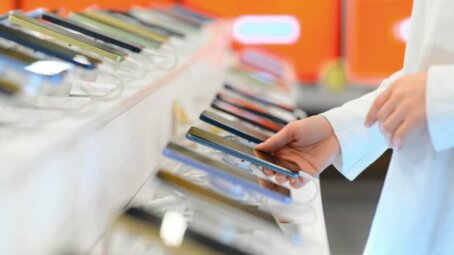 Упрощенный порядок ввоза в Россию электронных устройств продлен до конца 2026 года