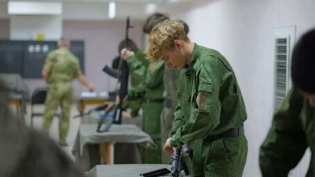 Бусаргин: Почти 800 человек прошли курсы на базе лагеря «Родничок», где в прошлом году создали центр допризывной подготовки