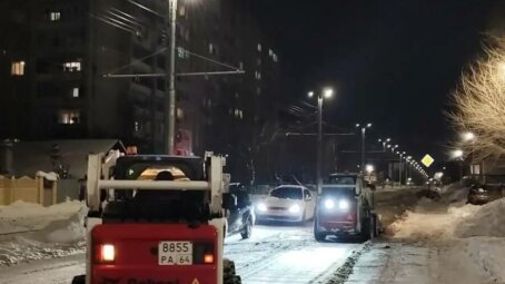 В городах Саратов области ведутся мероприятия по уборке от снега и наледи