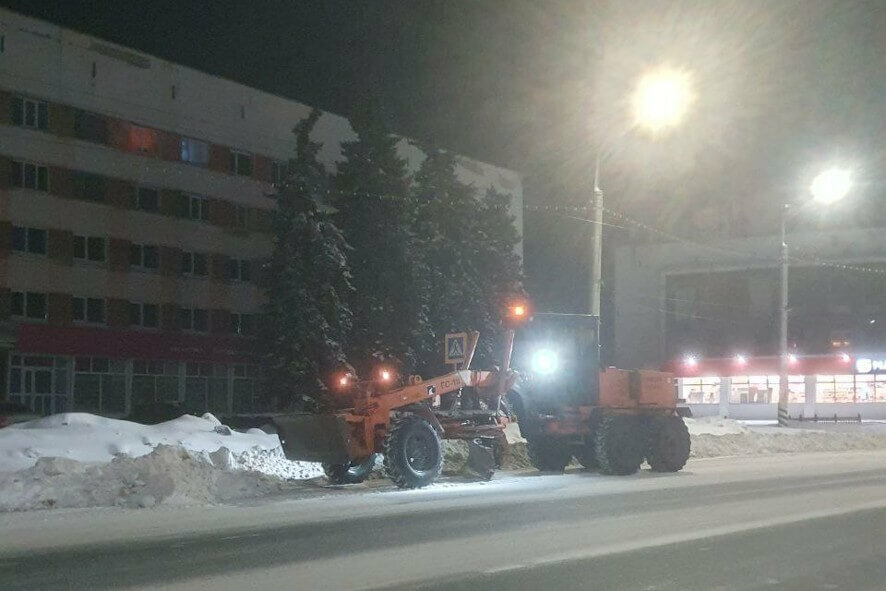 Снегопад: коммунальные службы работают в круглосуточном режиме