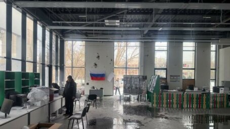 В результате террористических атак киевского режима за прошедшие сутки погибли четыре мирных жителя, ранены тринадцать человек