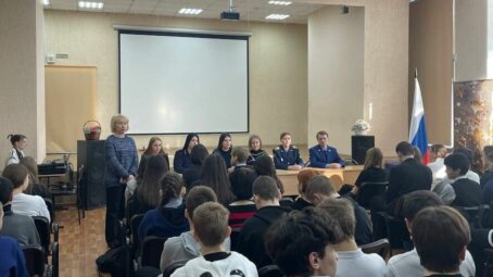 Сотрудники транспортной полиции организовали для школьников мероприятие «Безопасность и порядок в руках каждого»