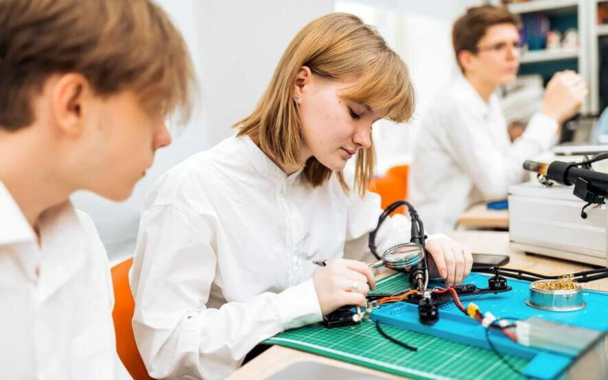 От класса до производства: как обучают будущих инженеров в школах Москвы