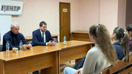 Саратовские чиновники встретились с с игроками волейбольного клуба «Виктория»