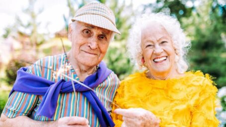 Почему пожилым людям важно общение и активная социальная жизнь