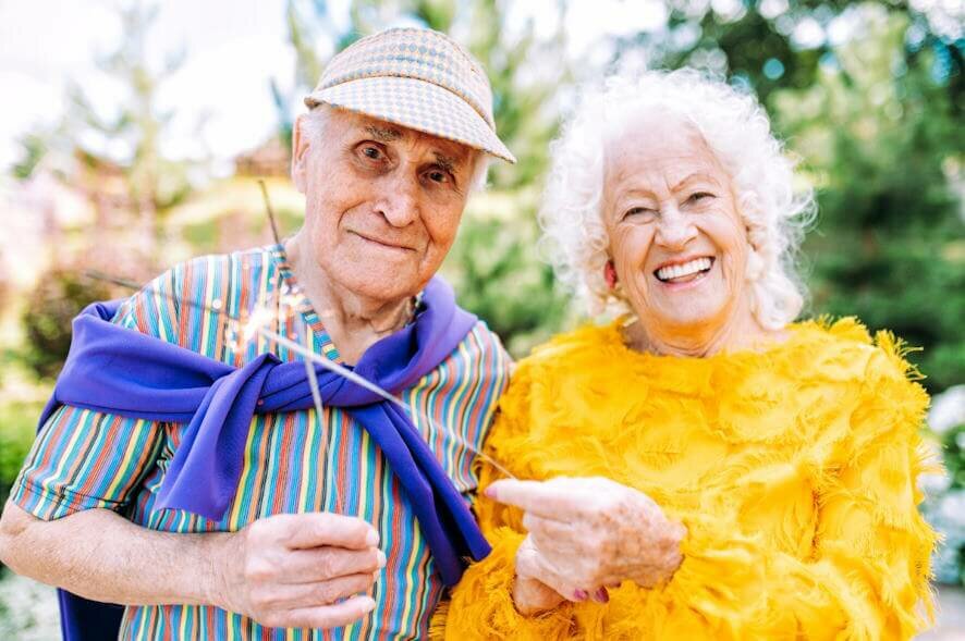 Почему пожилым людям важно общение и активная социальная жизнь