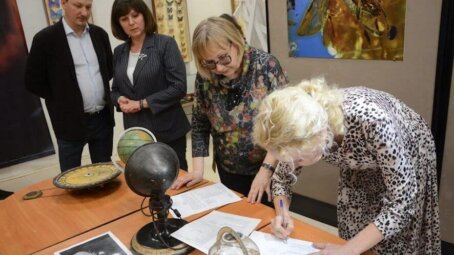 Экспонаты Саратовского музея краеведения на выставке в Национальном центре «Россия»