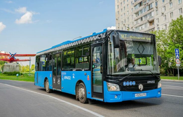 На маршруты коммерческих перевозчиков Москвы вышли более 160 новых автобусов