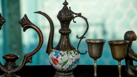 Тысячи экспонатов эпохи СССР и уникальные мастер-классы: Винтажный маркет в музее-заповеднике «Коломенское» встречает гостей все лето