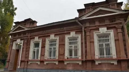 В Саратове планируется провести работы по сохранению здания бывшего ЗАГСа на улице Пугачева, 78