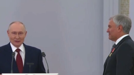 Президент России Владимир Путин наградил Вячеслава Володина орденом «За доблестный труд»