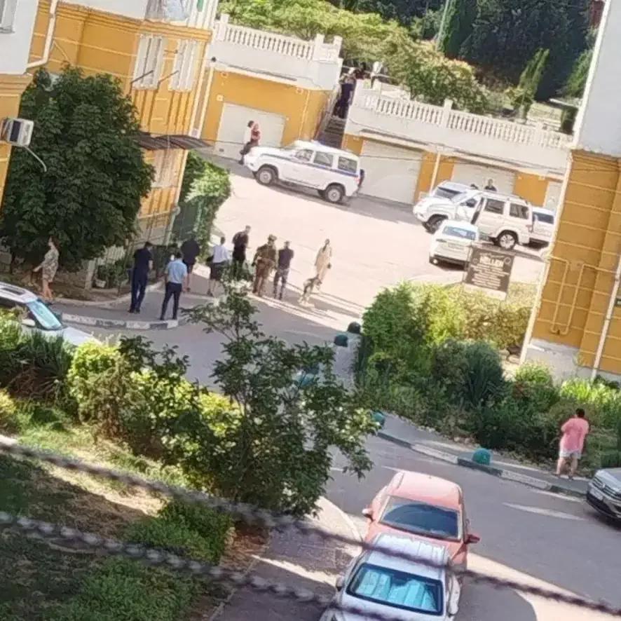 Взрыв в Севастополе: мужчина погиб, женщина задержана очевидцами